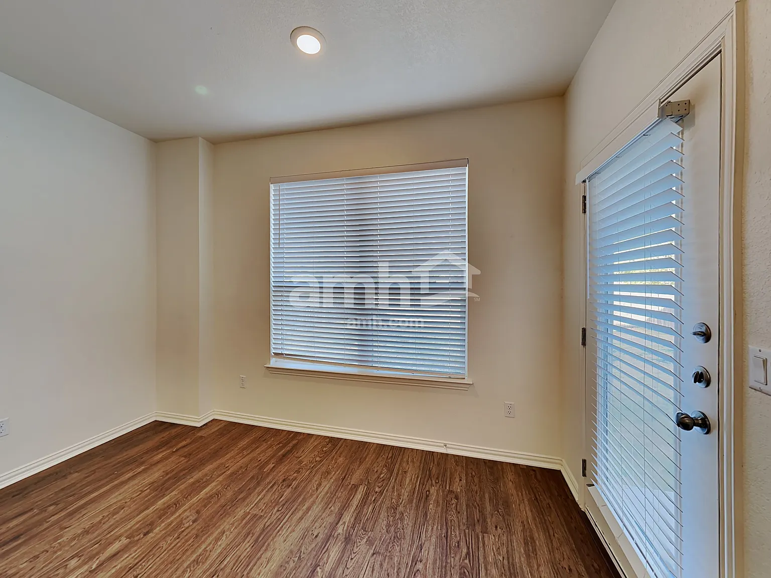 3 bed, 2.5 bath, 1529 sqft, $1,825 — Photo 4