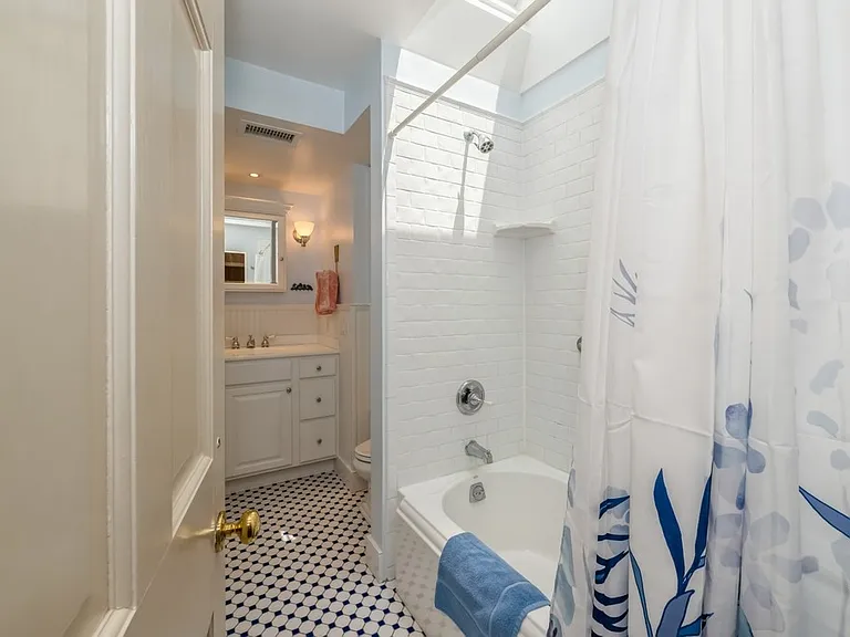 102 Hand Ln — Photo 11
