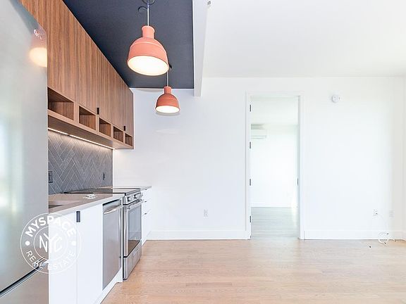 2nd image of 824 Lexington Ave #6D