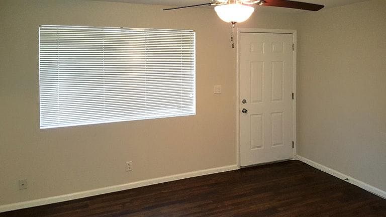 2nd image of 1050 W 5th St APT 4