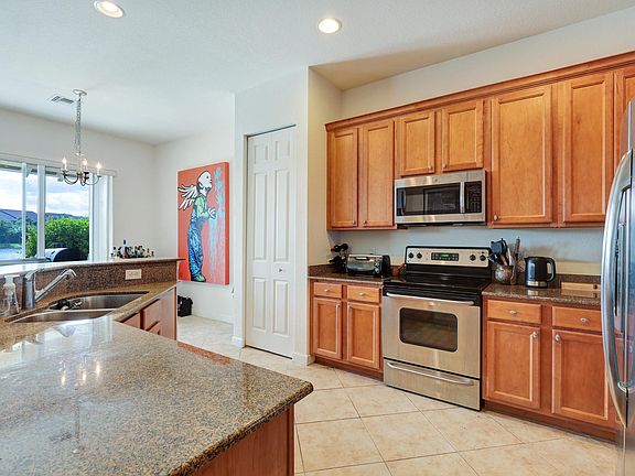 3rd image of 899 Marina Del Ray Ln Unit 1