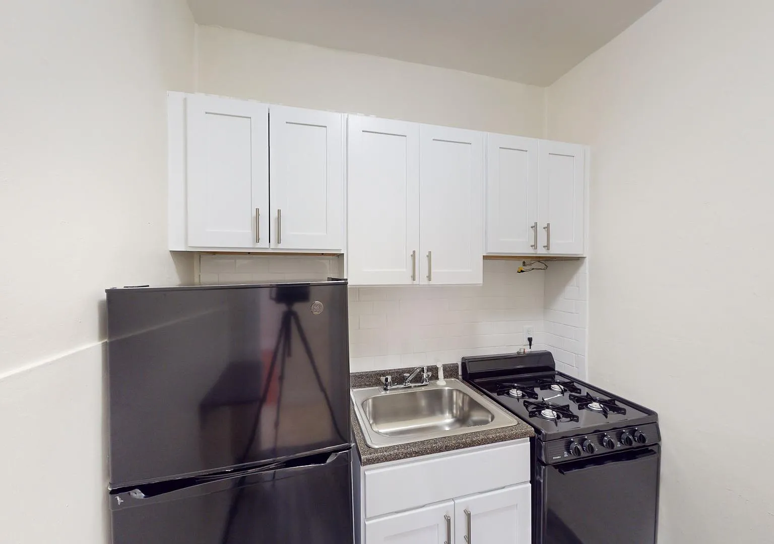1 bed, 1.0 bath, $2,195 — Photo 3
