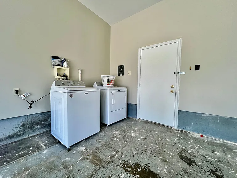 2501 Elmo Pl — Photo 7