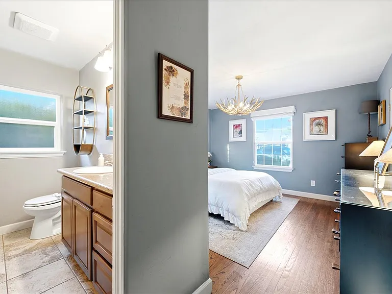 4526 Euclid Ave — Photo 21