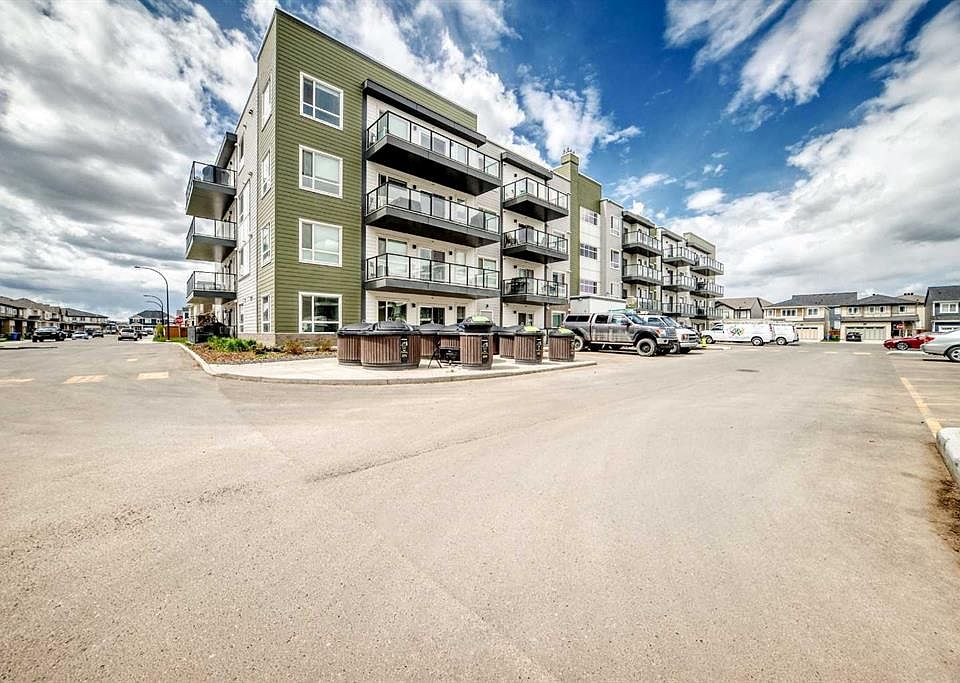 1st image of 33 W Carringham Gate NW #1304