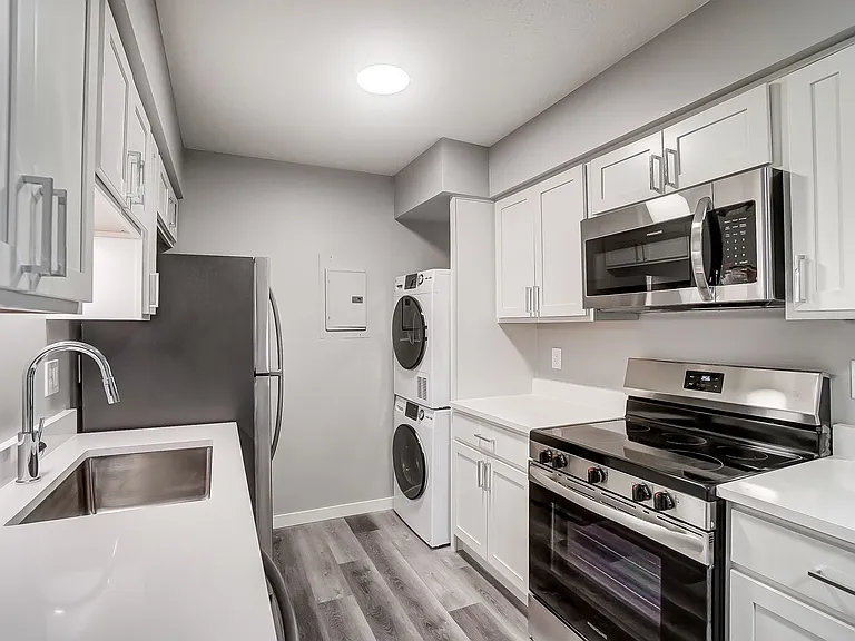 Chardon Place Apartments and Townhomes — Photo 12