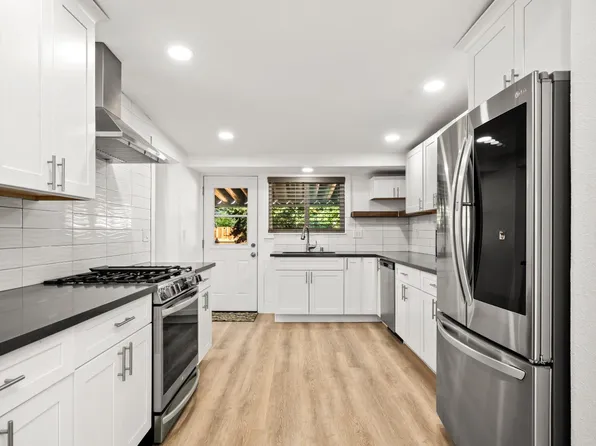 8901 Fashion Dr, Sacramento, CA 95826