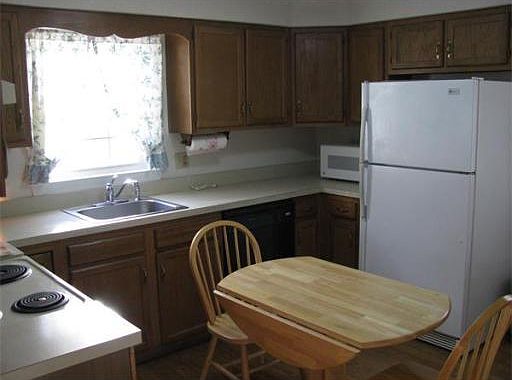 4th image of 903 Forest Park Dr