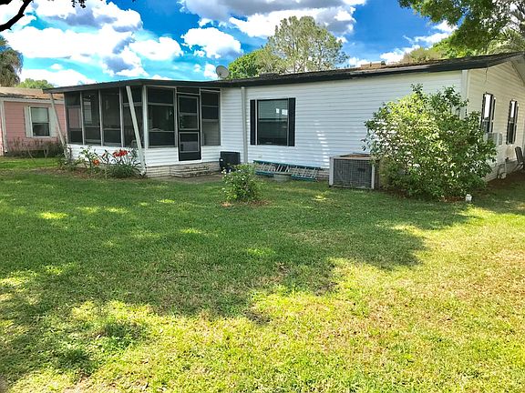 2nd image of 560 Oak Island Cir