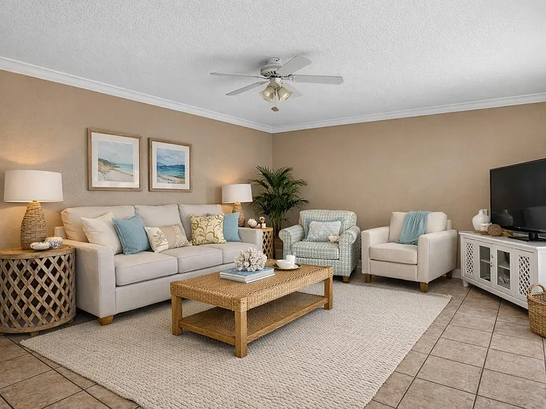 110 N Delaware Blvd #15D — Photo 9