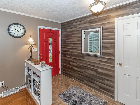 2nd image of 6841 Castle Manor Dr