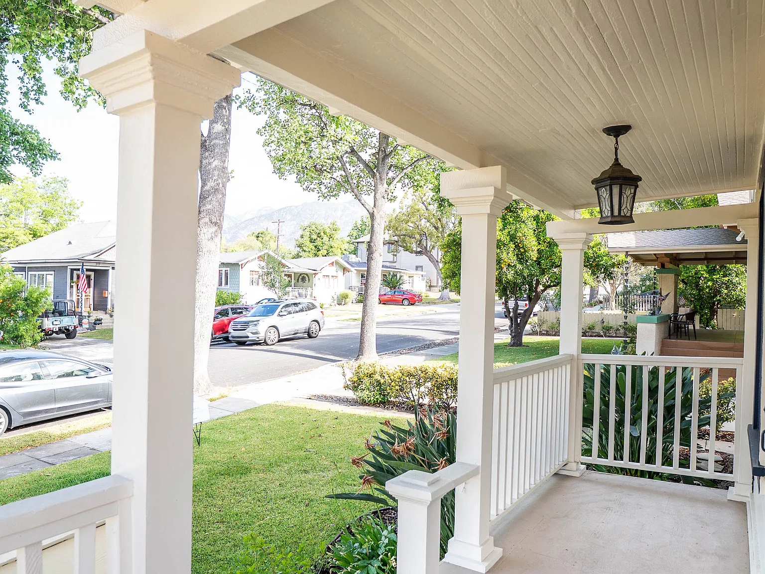 2 bed, 1000 sqft, $3,400 — Photo 2