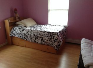 10 Chamberlain Rd, West Hempstead, NY 11552