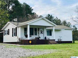 28 Woodard Pvt Dr, Laceys Spring, AL 35754