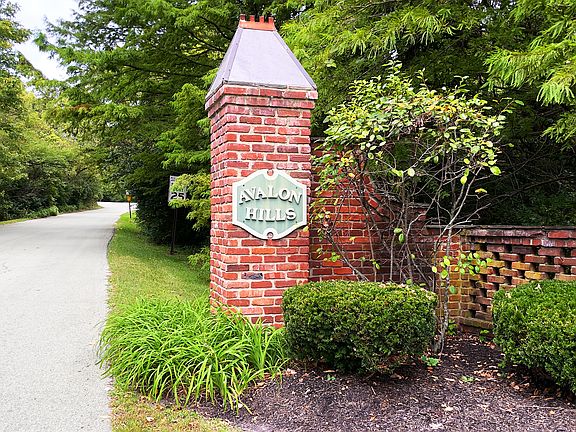 2nd image of 6240 Azure Ln