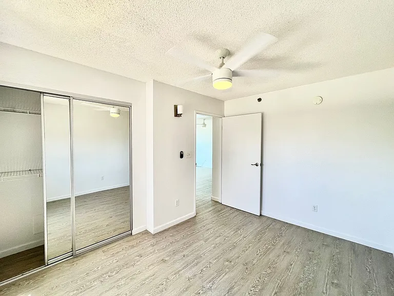 1448 Young St #1411 — Photo 7