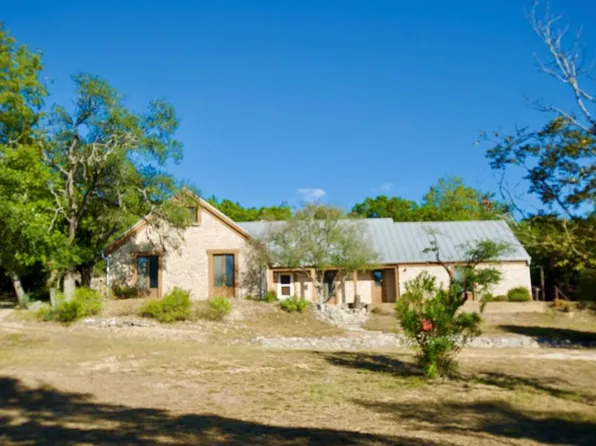 333 Secret Valley Dr, Kerrville, TX 78028