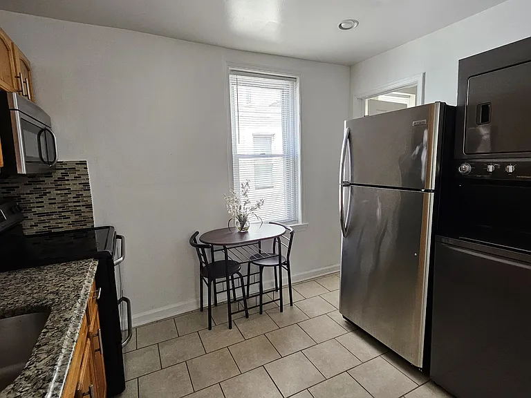 926 Belmont Ave #2 — Photo 4