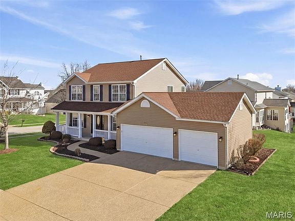 4th image of 135 Emerald Isle Ln