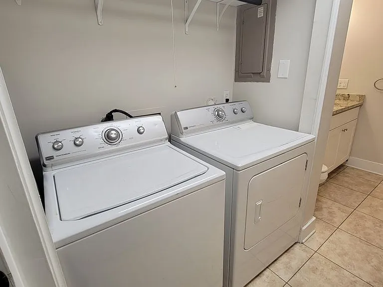 123 W Charlton St #1 — Photo 9