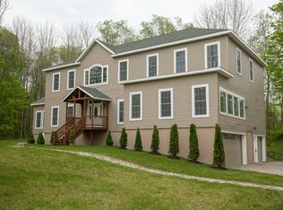 11 Hannah Ln, Newington, NH 03801