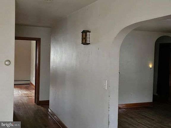 5th image of 434 W Pitt St