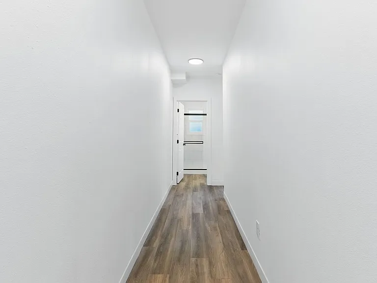 Cambridge Court Apartments — Photo 21