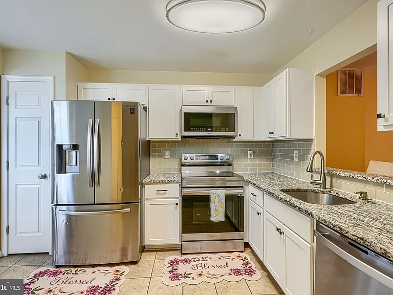 3818 Swift Run Dr — Photo 4