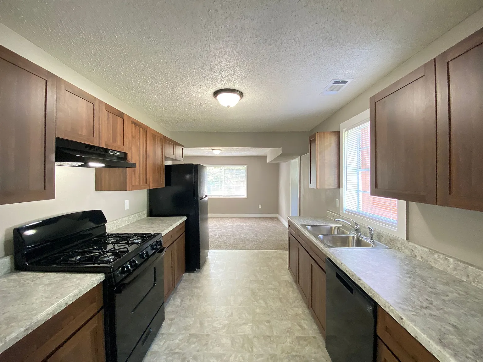 112 Galloway Cir — Photo 3