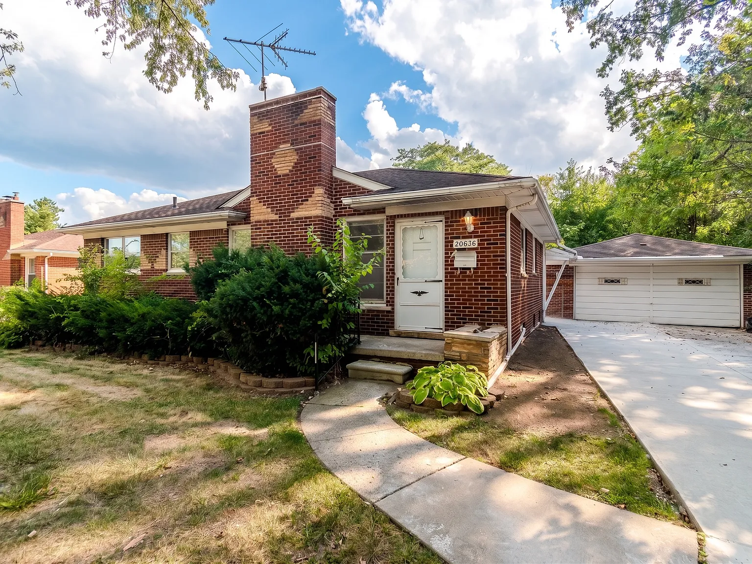 3 bed, 1.5 bath, 1150 sqft, $1,895 — Photo 2