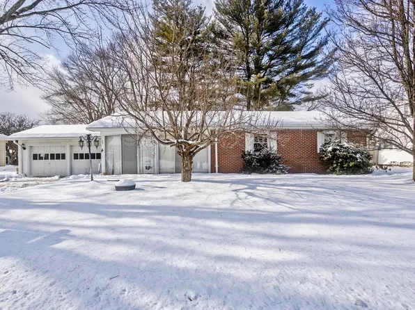 25 Richard Eger Dr, Holyoke, MA 01040