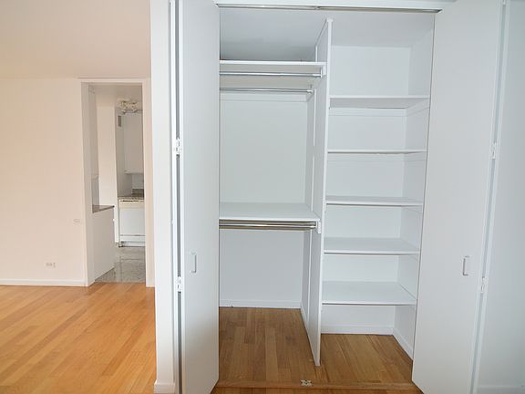 4th image of 420 E 54th St APT 17E