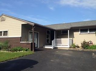 561 S 9th St, Sharpsville, PA 16150