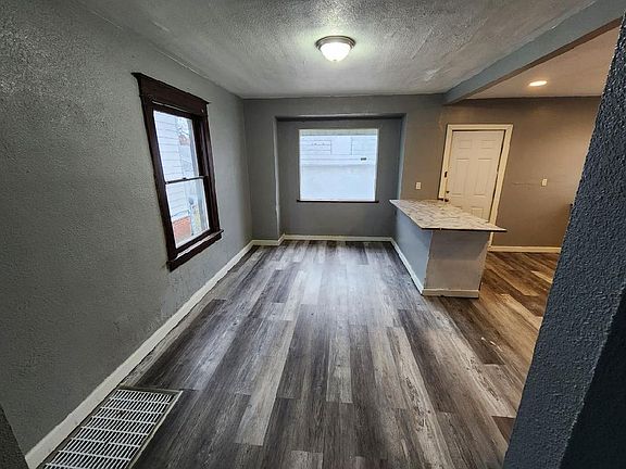3rd image of 3630 Watson Ave
