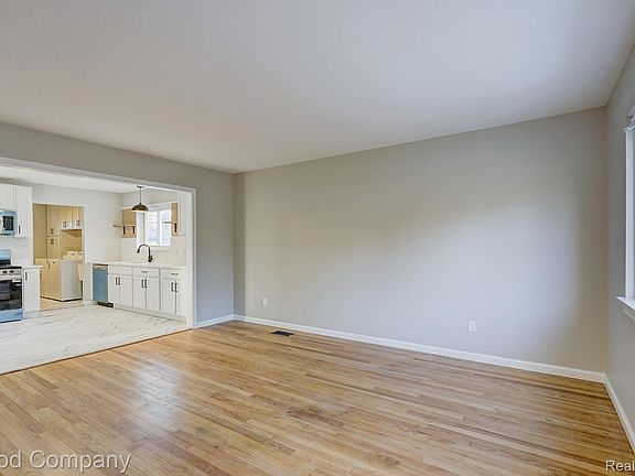 2nd image of 550 Roth Blvd