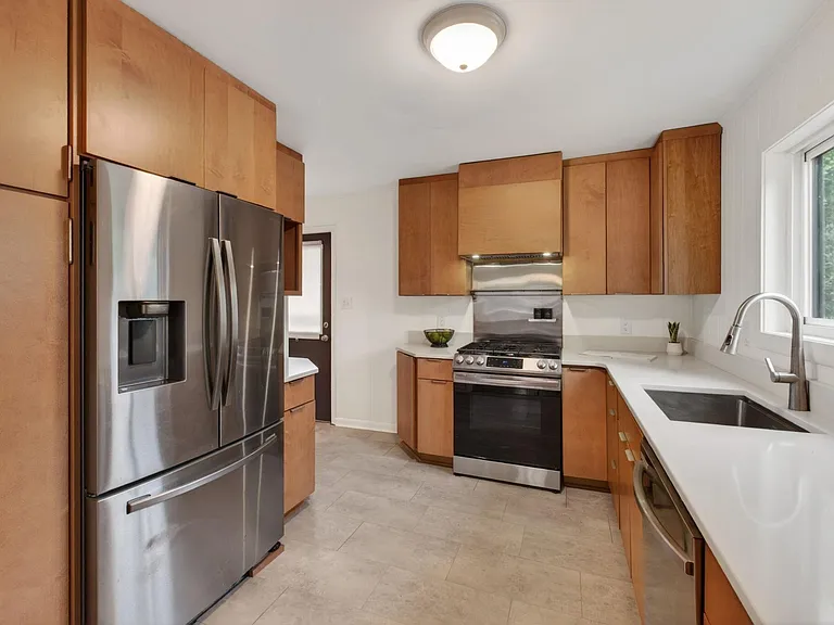 1408 Baker St #A — Photo 10