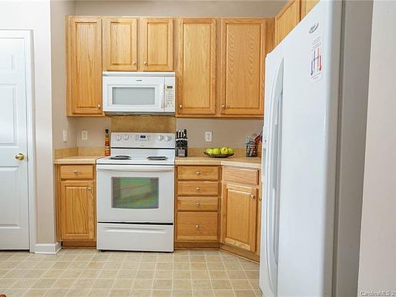 5th image of 285 Hancock Union Ln