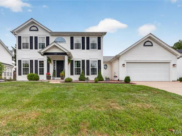 235 Royalltrail Ln, O'Fallon, MO 63368