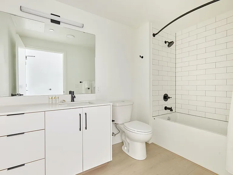 Solis Apartments — Photo 48