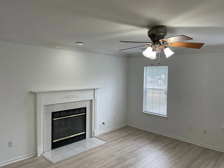 4865 Habersham Ln — Photo 11