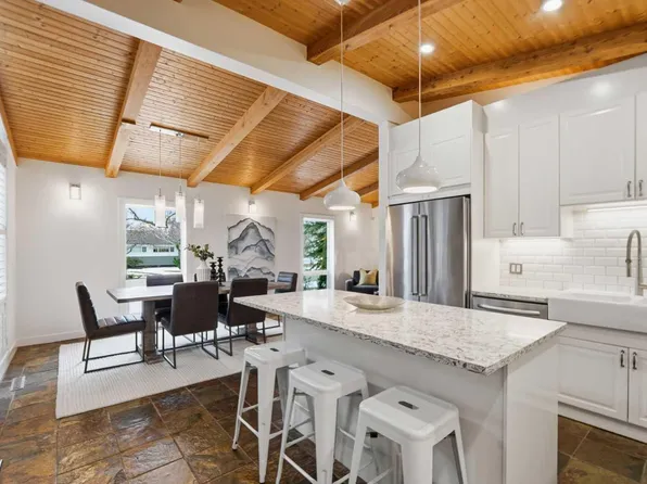 2623 Glenmount Dr SW, Calgary, AB T3E 4C2