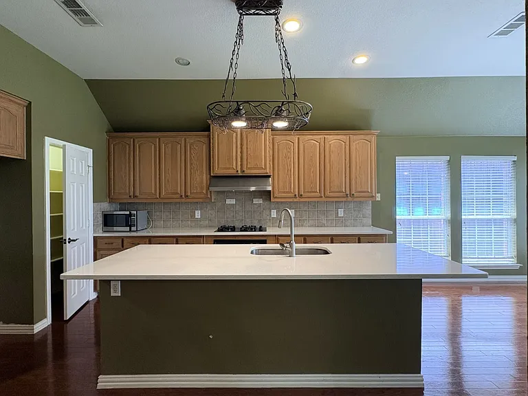 4225 Bonita Dr — Photo 7