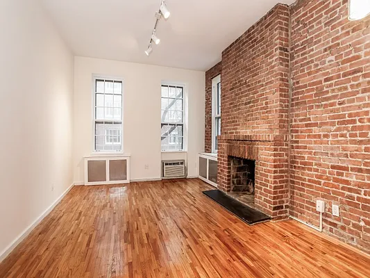 Rented by Sotheby's International Realty | media 6