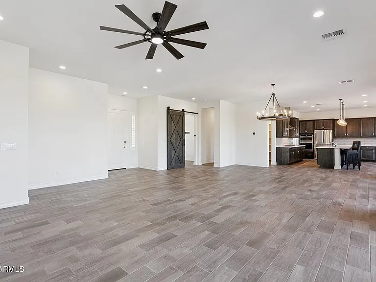 11249 N Blakely St — Photo 9