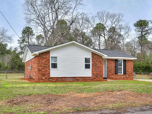 3rd image of 2333 Basswood Drive