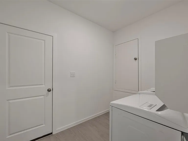 905 Silver Buckle Ln — Photo 12
