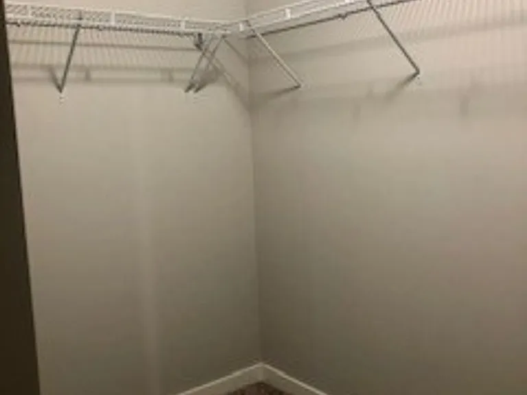 342 N Central St — Photo 10
