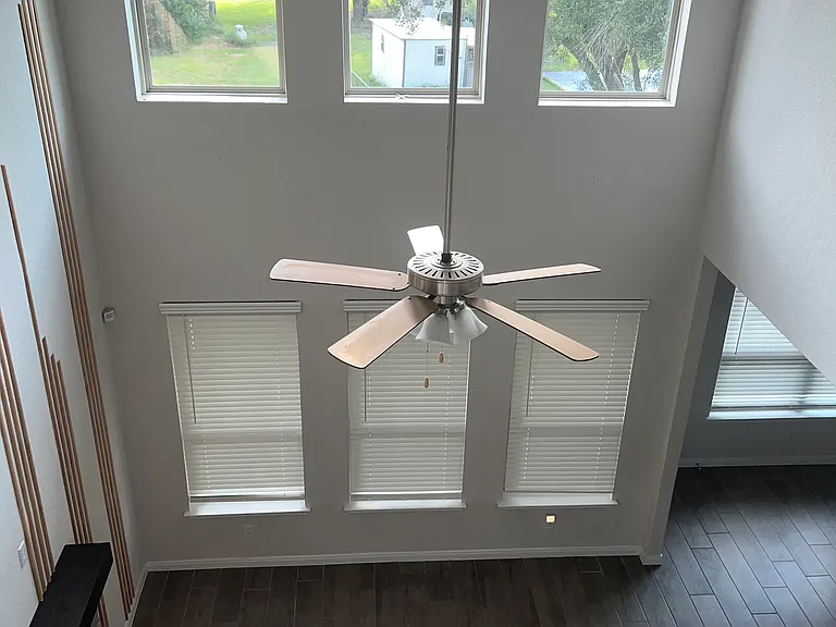 603 Hirsch Trl — Photo 8