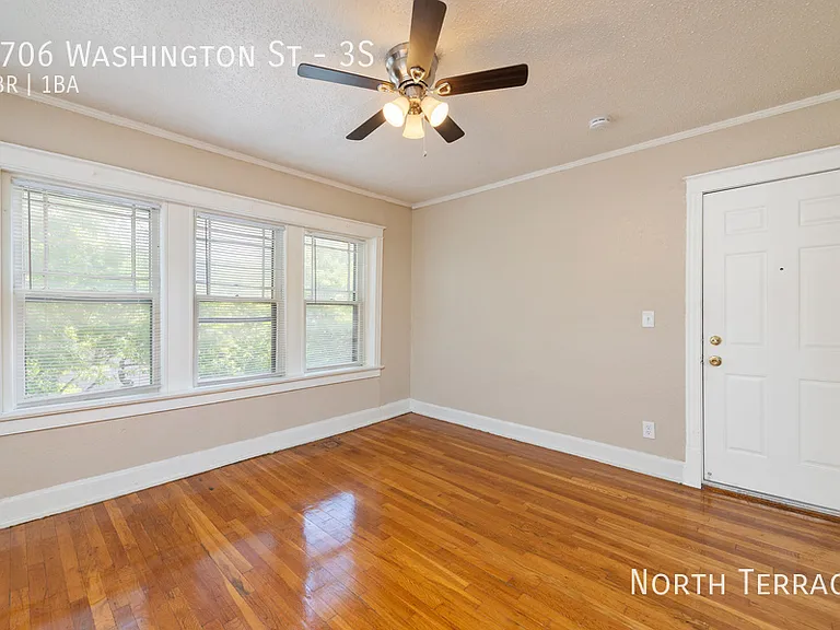 3706 Washington St #3S — Photo 4