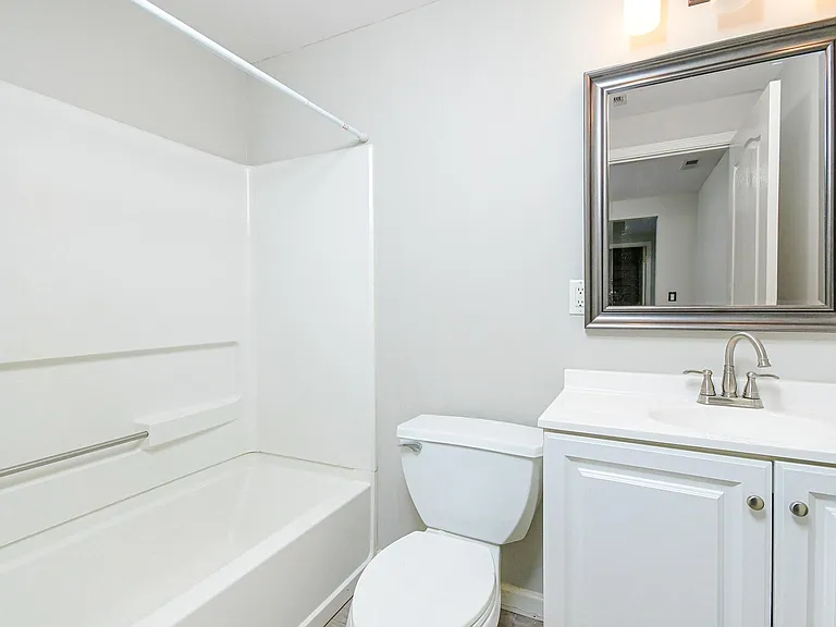 Full bathroom in the Basement
